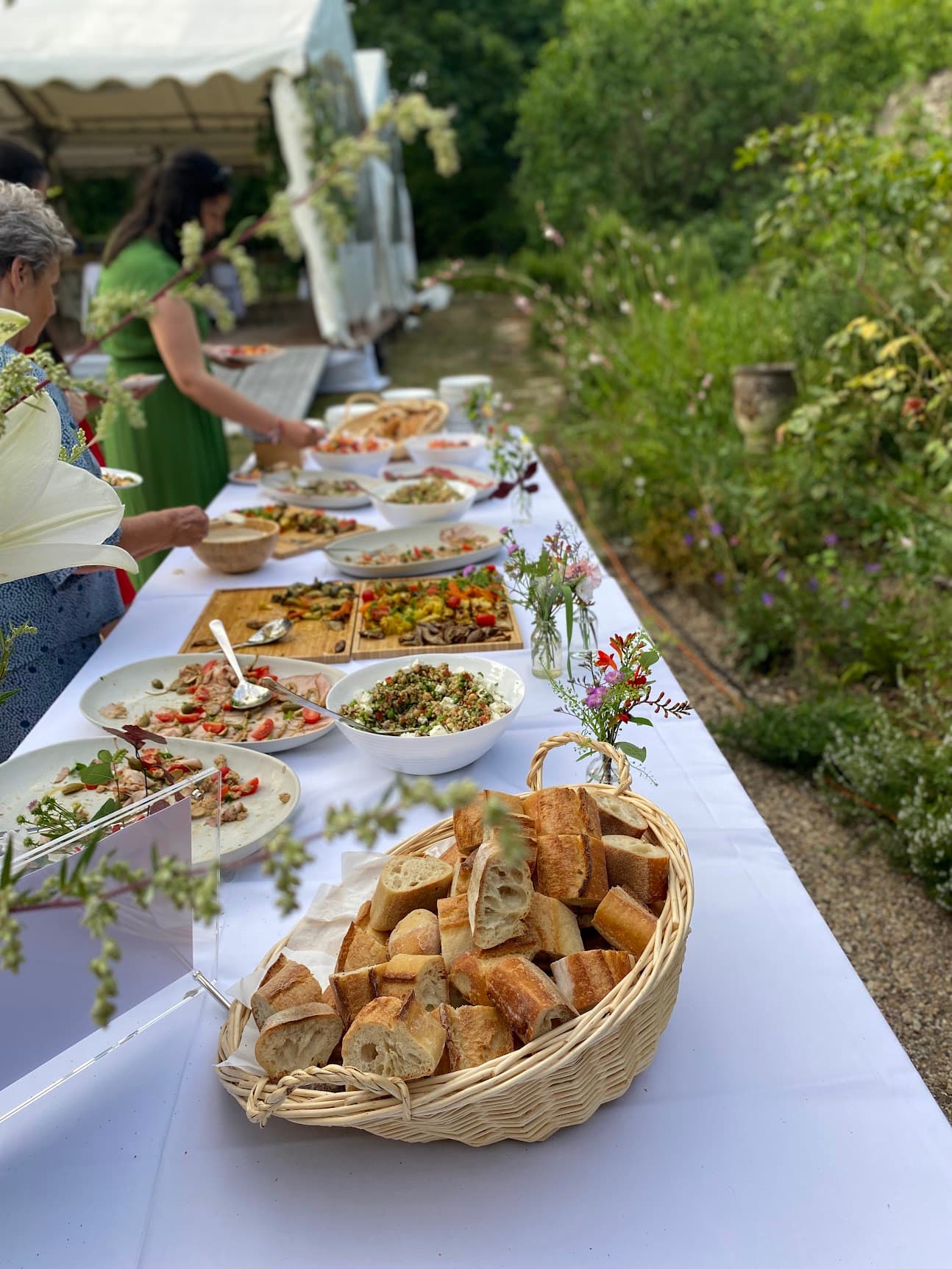 Buffet champêtre en extérieur