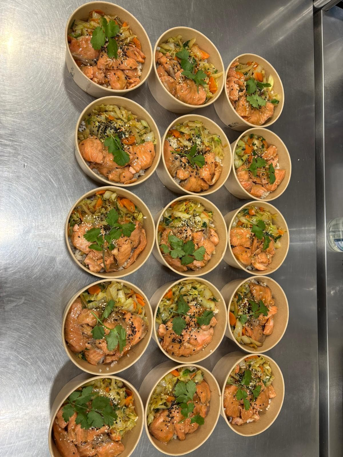 Saumon teriyaki, riz et légumes