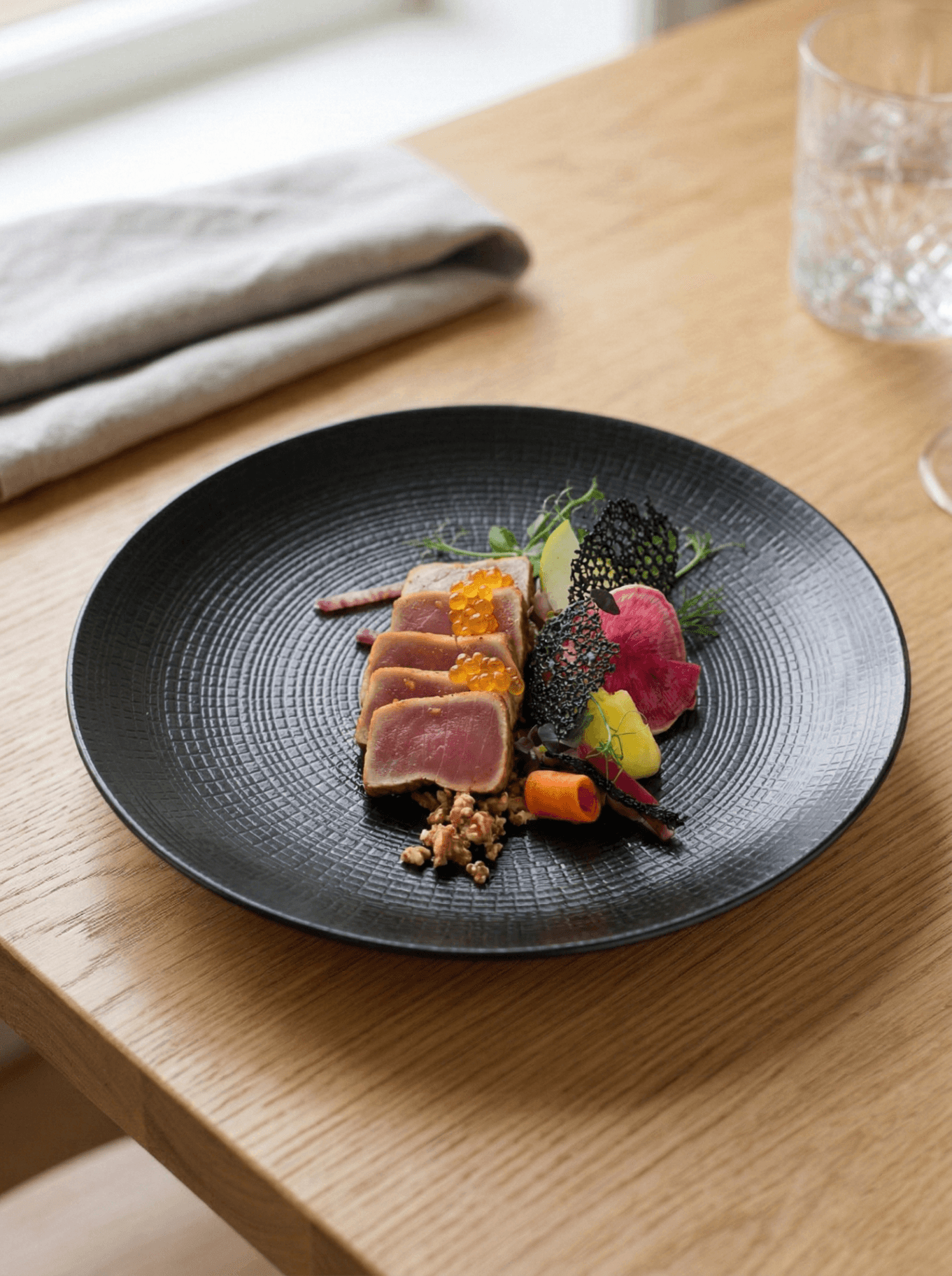 Tataki de thon mi-cuit et caviar d'agrumes