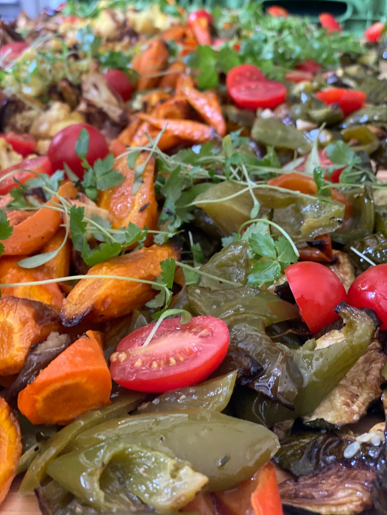 Légumes rôtis et tomates cerises